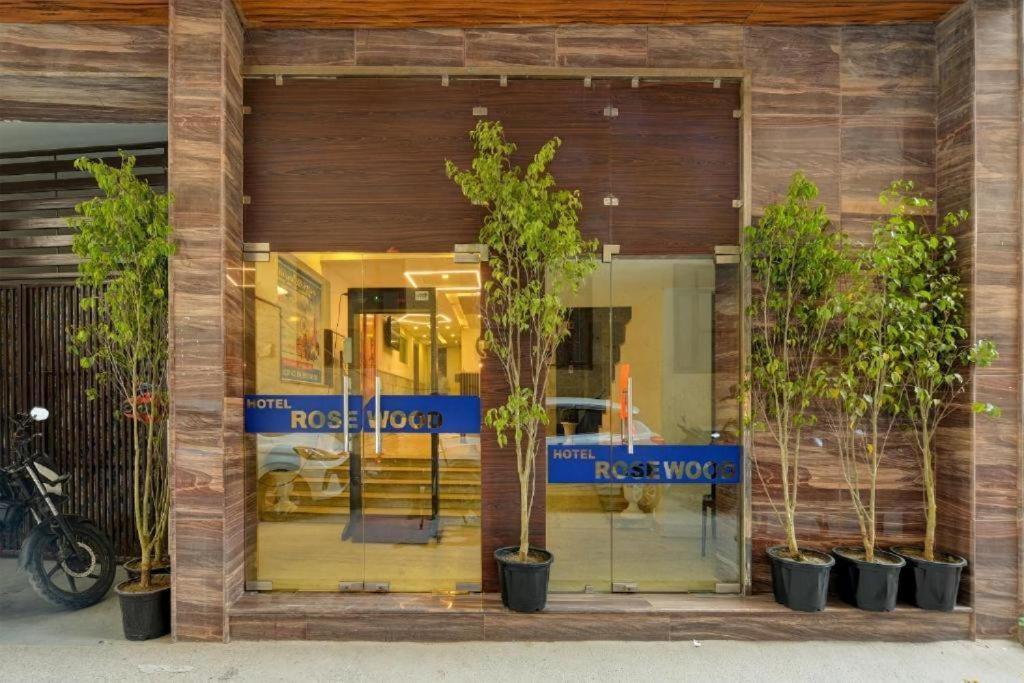 Hotel Rosewood Near Delhi Airport New Delhi Exterior foto